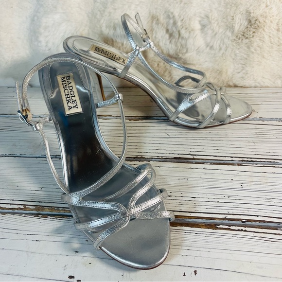 Badgley Mischka Strappy Criss Cross Metallic Silver Leather Kitten Heel Sandals - Picture 6 of 15